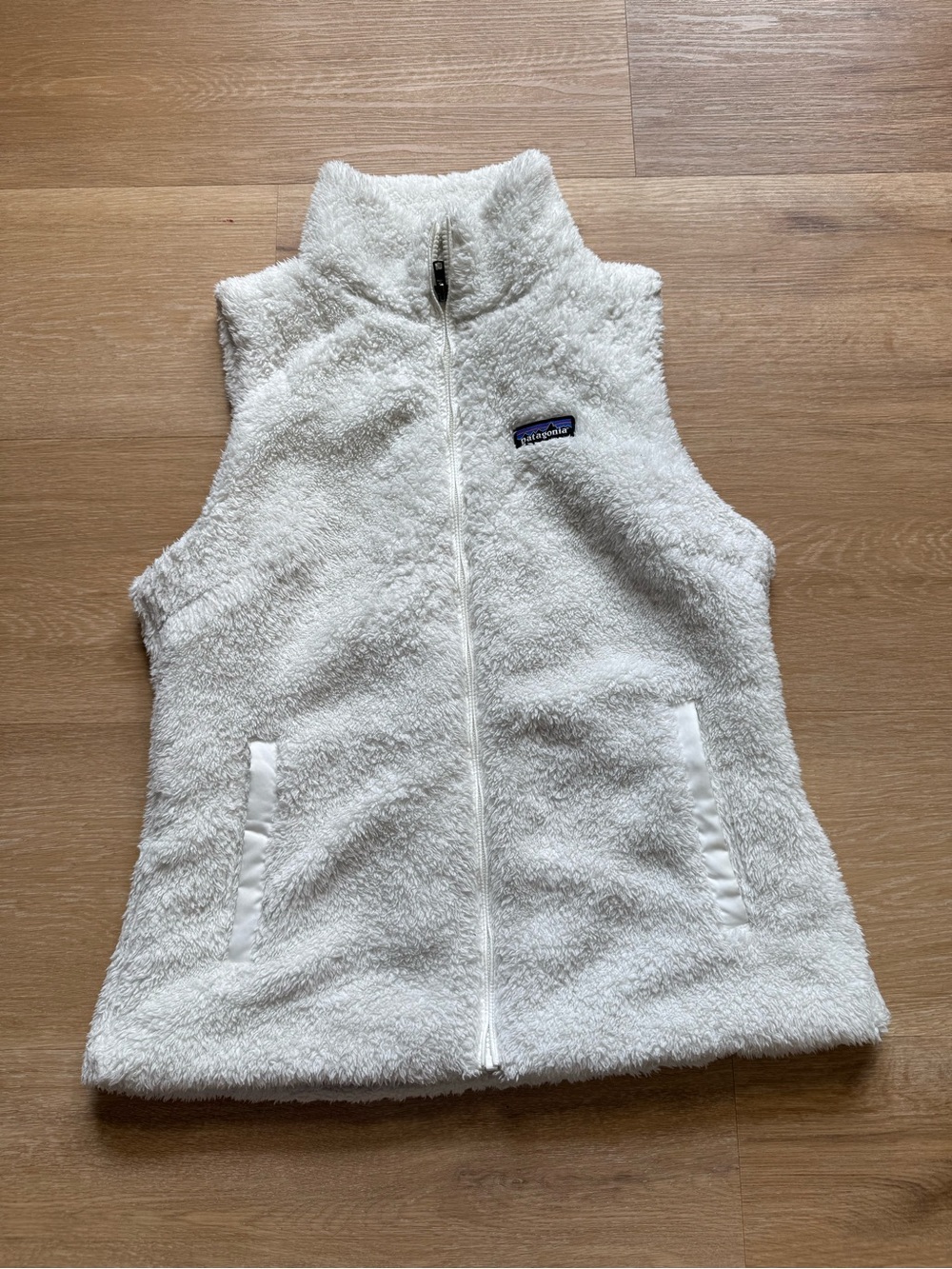 Patagonia Off-White Sherpa Fleece Vest View 2